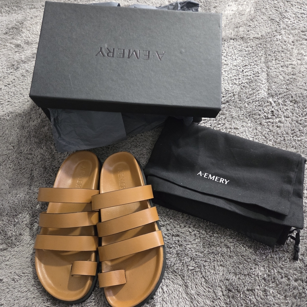 A EMERY Women's Brown Leather Sandals - Picture 3 of 10